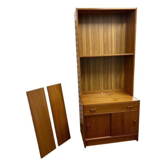1960s Beautiful Danish Modern Teak Display Cabinet For Sale