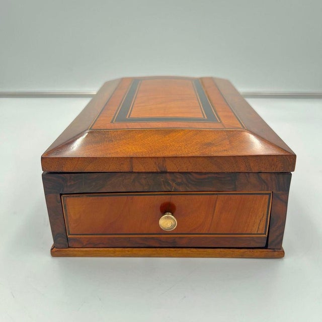 Biedermeier Jewelry Box in Walnut, Ebony, Maple, South Germany, 1830s For Sale - Image 17 of 18