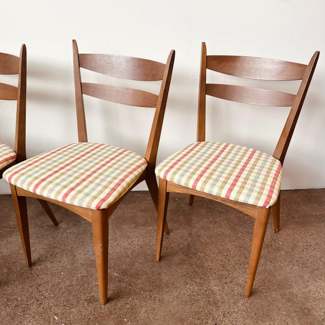 Mid-Century Modern Set of 4 Mid-Century Dining Chairs For Sale - Image 3 of 7