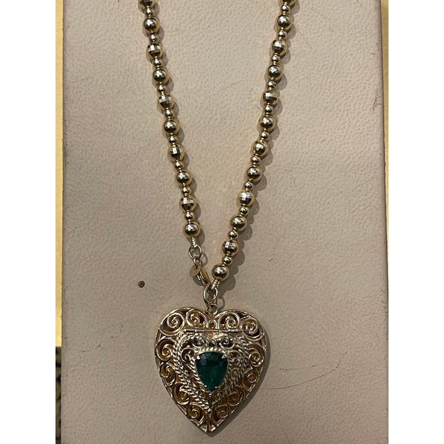 Mid 20th Century Vintage 14 Karat Yellow Gold Heart Locket WITH Natural Emerald , NO CHAIN For Sale - Image 5 of 18