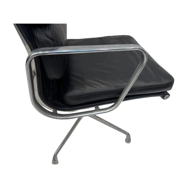 Mid 20th Century Original Herman Miller Aluminum Eames Soft Pad Group Management Conference Chair For Sale In Los Angeles - Image 6 of 11