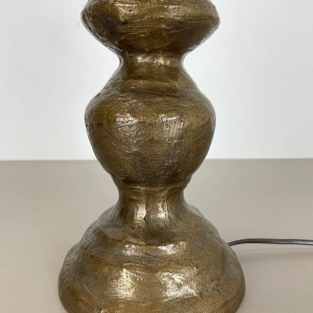 Metal Hollywood Regency Brass Table Light in the style of Kalmar, Austria, 1960s For Sale - Image 7 of 18