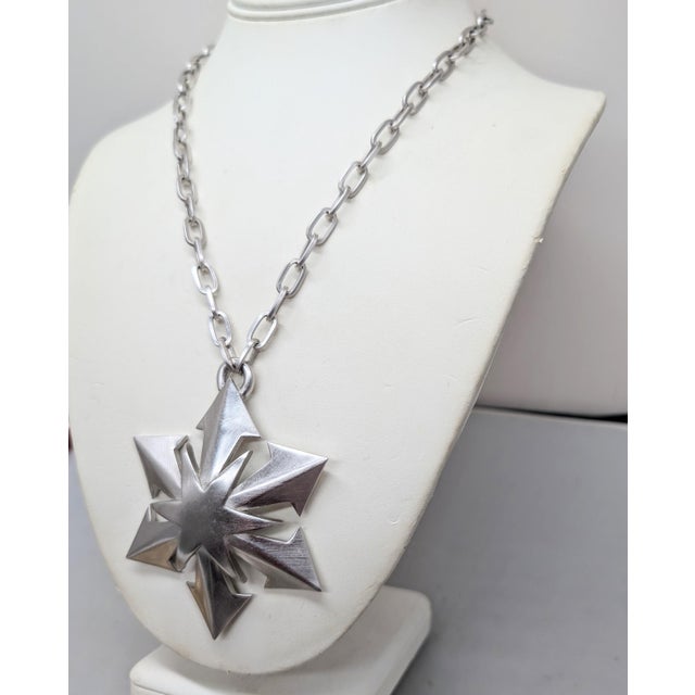 Mid-Century Modern Vintage 1970s Signed Crown Trifari Rhodium Plated Star Pendant Necklace For Sale - Image 3 of 7