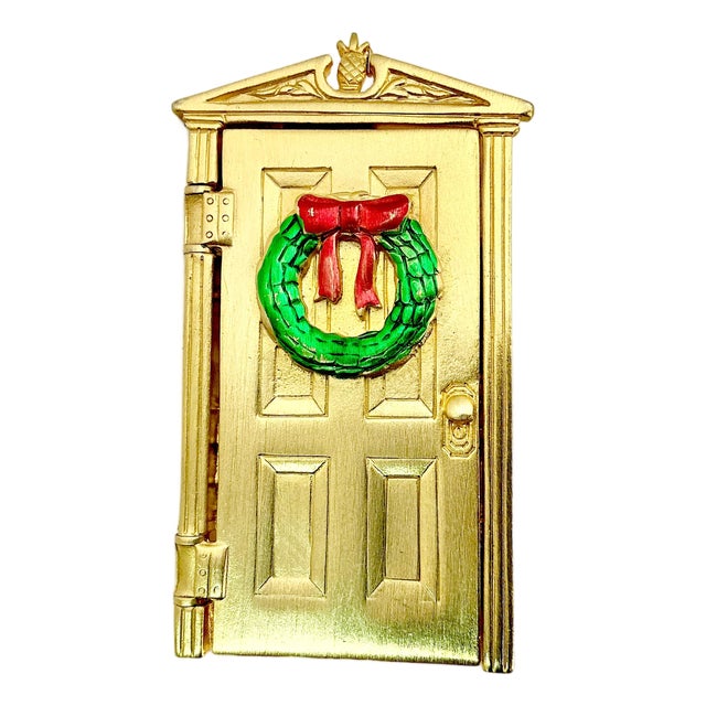 1990s Vintage Hollywood Regency Chippendale Christmas Front Door Wreath Brooch, Jonette Jewelry For Sale