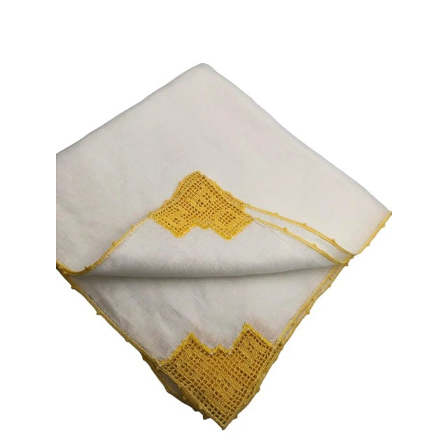 Lovely set of 4 high quality cotton linen blend cloth dinner napkins with hand crochet trim and corner detail in a...