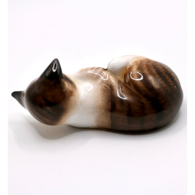 Vintage Royal Doulton Bone China Character Kitten Figurine "Lying on Back" - Hn2579 For Sale In Cincinnati - Image 6 of 8