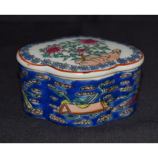 Ceramic Japanese Porcelain Ware Trinket Box Vintage Painted Floral Lidded Multi Lobe 50s For Sale - Image 7 of 14