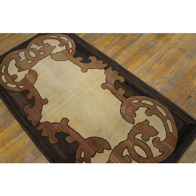 Antique American Hooked rug, size: 2'8" x 5'0". Antique American Hooked Rug American Ivory 1900s, Circa Date: 1900s. This...