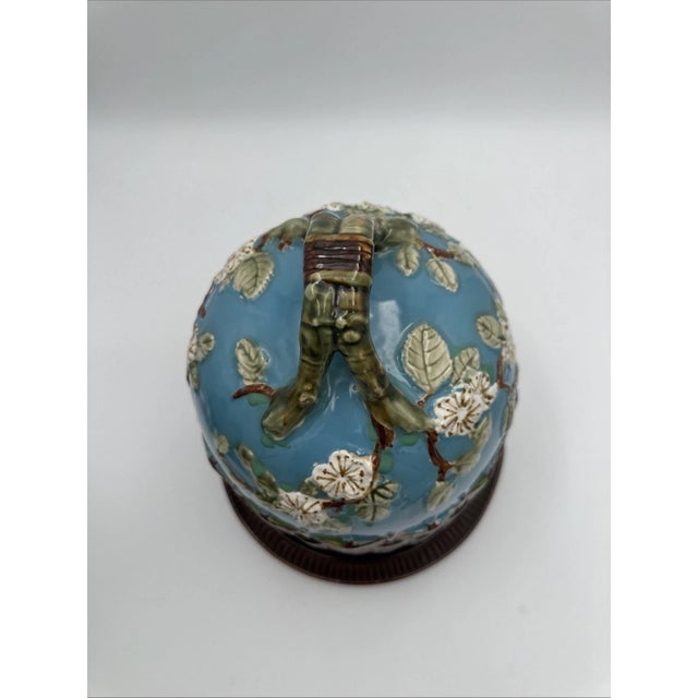 This George Jones inspired extra large majolica cheese dome is a unique and vintage piece perfect for any collector or...