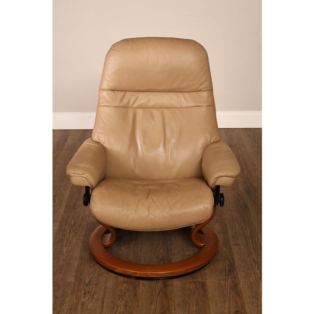 Ekornes Stressless Modern Leather Recliner And Ottoman For Sale - Image 16 of 18