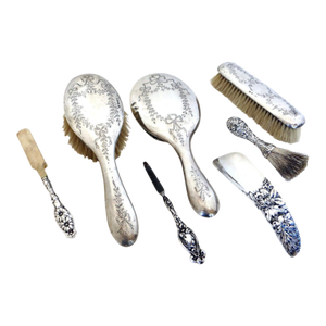 Art Nouveau (7) Piece Sterling Silver Vanity "Necessaire" Ensemble Circa 1894
