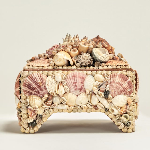 Vintage Seashell Encrusted Box For Sale - Image 4 of 14