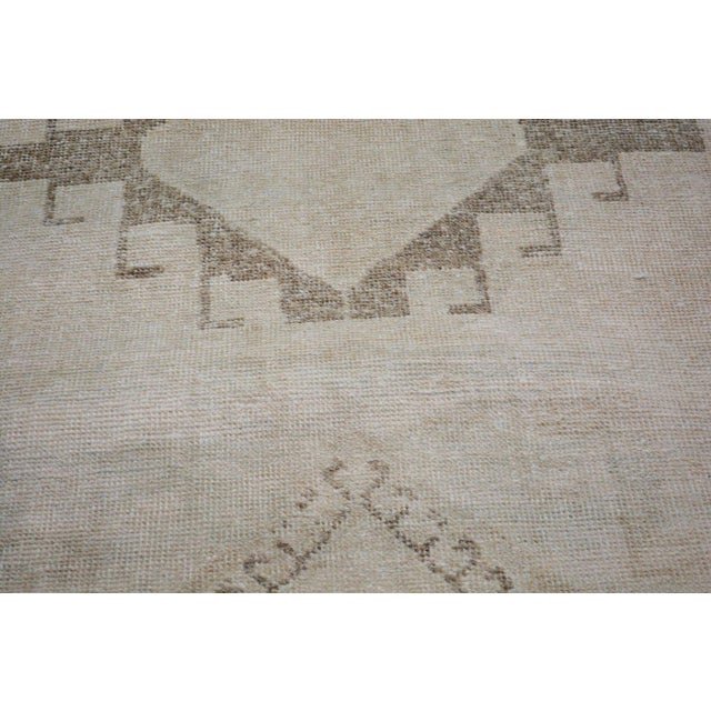 1950s Vintage Turkish Oushak Hand Knotted Wool Rug, 3'2''x12'5' For Sale - Image 5 of 5