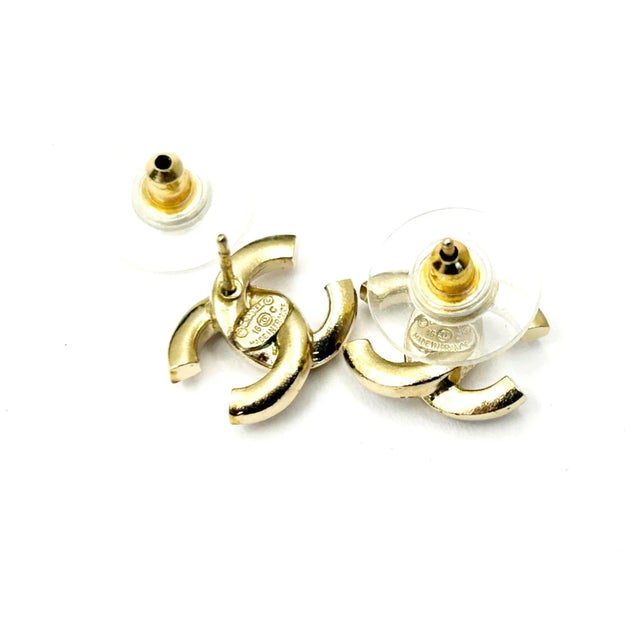 Chanel Chanel Gold Pink Crystal Overlapped Piercing Earrings - 2 Pieces For Sale - Image 4 of 4