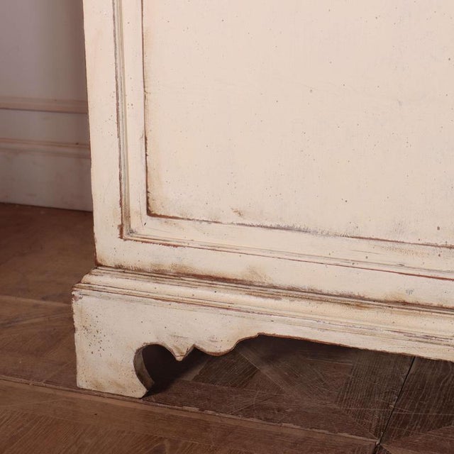 English Painted Glazed Bookcase in Oak, 1700s For Sale - Image 6 of 10