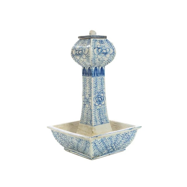 19th Century Chinese Blue & White Square Porcelain Tea Pots - A Pair For Sale In Los Angeles - Image 6 of 9