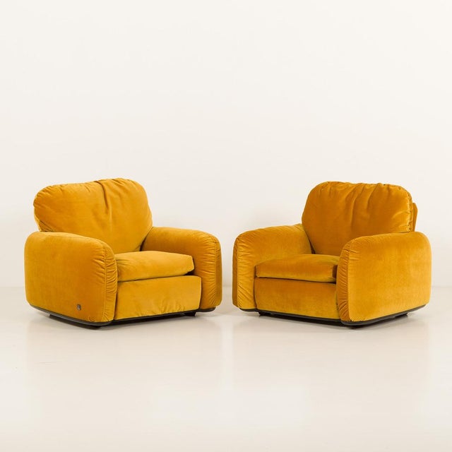 Goldenrod Piumotto Armchairs by Arrigo Arrigoni for Busnelli, 1970s, Set of 2 For Sale - Image 8 of 16