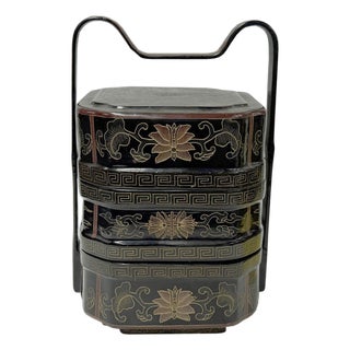 Vintage Chinese Black & Gold Lacquered Wood Basket Floral Geometric Motifs For Sale
