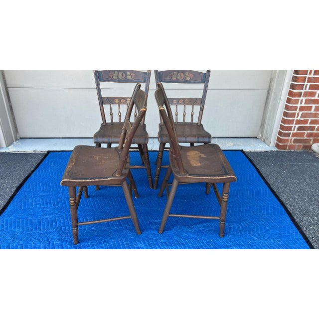 Set of 4 Paint Decorated Plank Seat Chairs, Pennsylvania, Circa 1850's For Sale - Image 10 of 12
