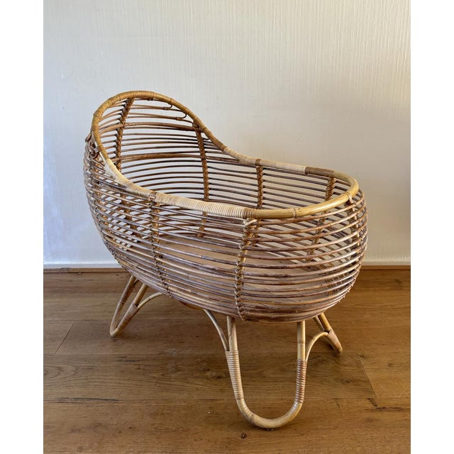 Mid-Century Modern Rattan Baby Crib, 1960s For Sale - Image 4 of 13