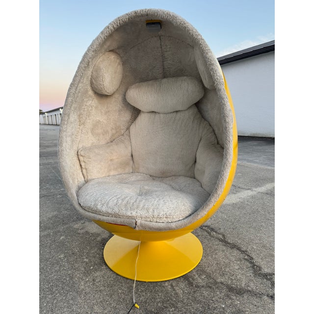 Attributed to Henrik Thor-Larsen “Ovalia” Egg Chair W/ Speakers – Yellow & Beige – Space Age Mid Century Modern (1968 Torlan Sweden) For Sale - Image 9 of 12