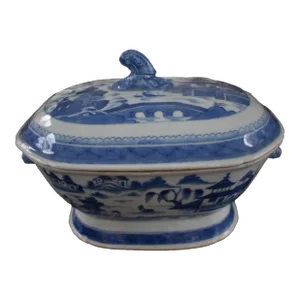 19th Century Chinese Export, Canton, Tureen and Lid