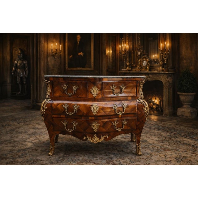 This refined French commode dates to approximately 1860–1880 and reflects the balanced proportions and elegant decoration...