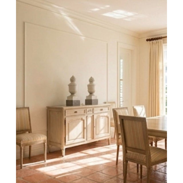 A Pair of Vintage Neoclassical Carved White Marble Flame Finials on Granite Bases For Sale - Image 12 of 12
