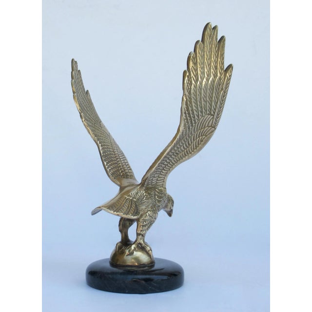 Brass Vintage C.1960's Mid-Century Brass Eagle in Flight With Spanned Wings Mounted on Round Marble Base For Sale - Image 8 of 13