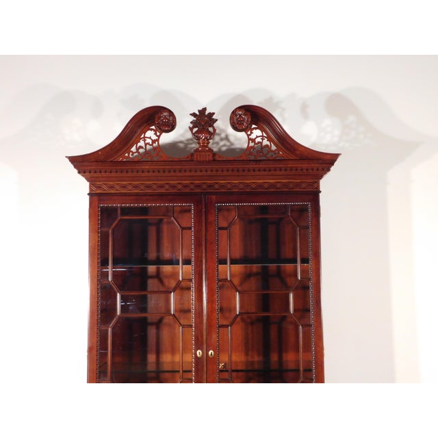 Kindel Winterthur Collection Mahogany 2 Piece Display Curio Cabinet Breakfront For Sale - Image 12 of 18
