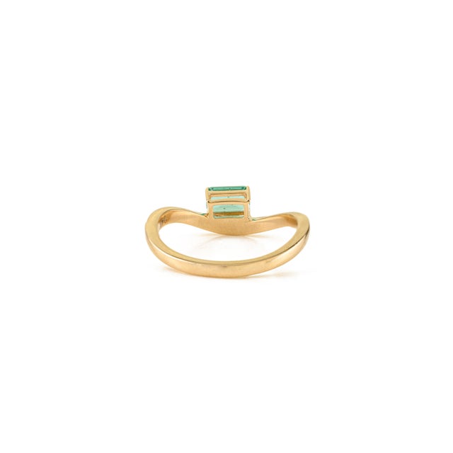 Metal VRJewels Natural Emerald Wave Solitaire Ring in 14k Yellow Gold Size 6.5 For Sale - Image 7 of 14