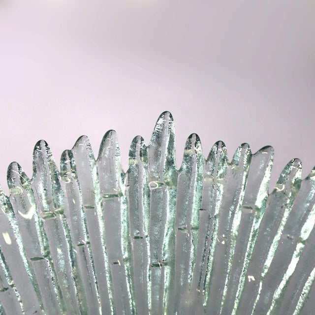 19.3ʺW × 19.3ʺD × 5.52ʺH Glass Fruit Platter/Bowl For Sale - Image 10 of 17