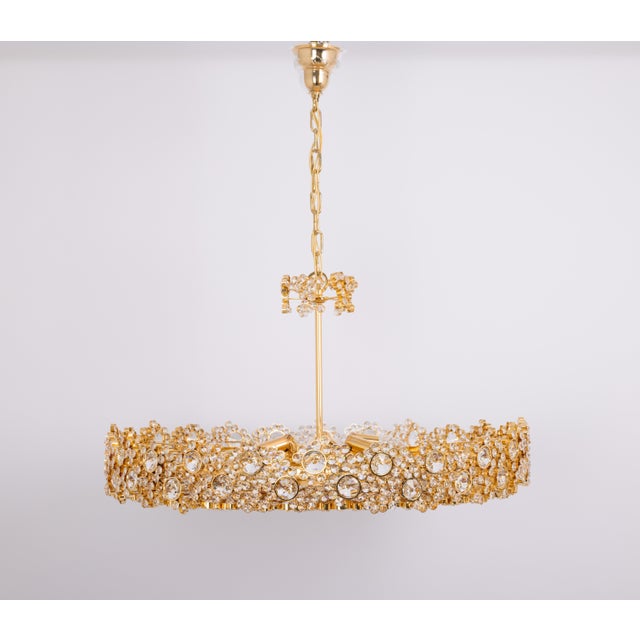 1970s Large Gilt Brass and Crystal Glass Encrusted Chandelier from Palwa, Germany, 1970s For Sale - Image 5 of 18