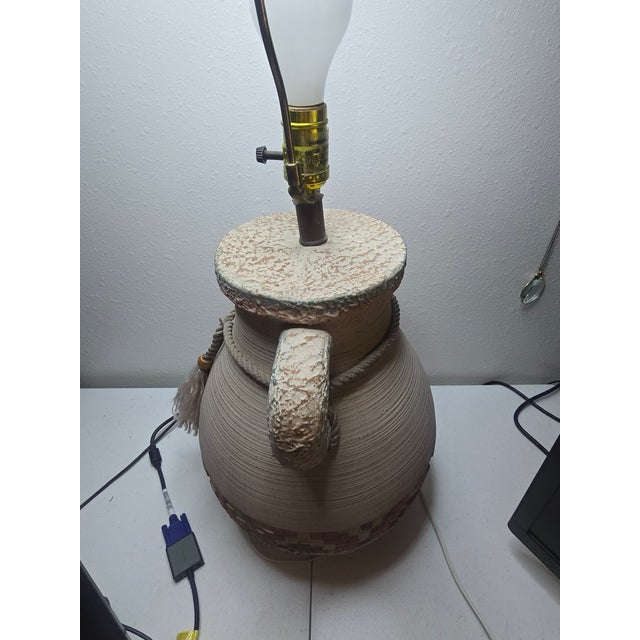 Beige 1980s Southwest Navajo Jug Design Plaster Mid Century Table Lamp For Sale - Image 8 of 8