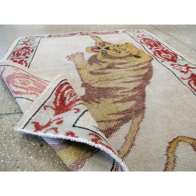 Galerie Shabab Collection Mid-20th Century Turkish Anatolian Rug For Sale In New York - Image 6 of 6