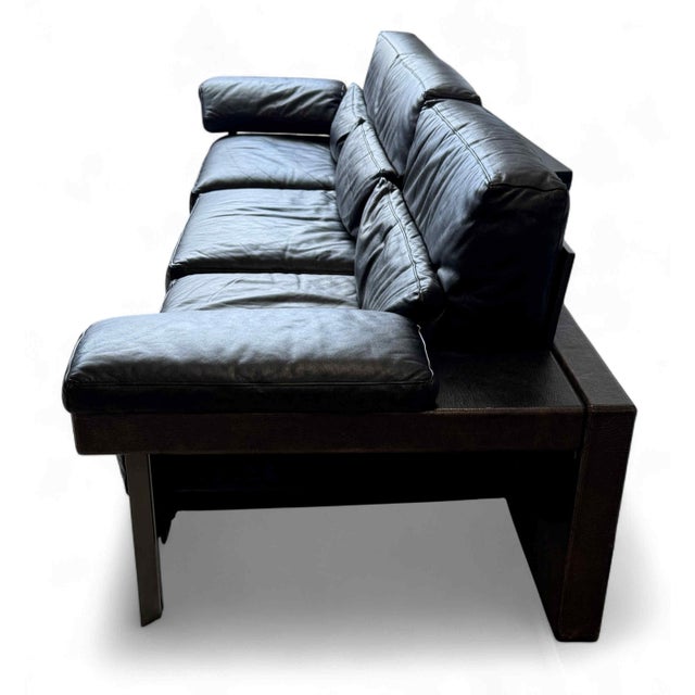 Giovanni Offredi for Saporiti Leather Sofa For Sale In Miami - Image 6 of 11