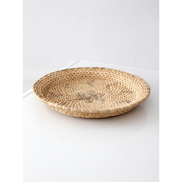 Vintage Handwoven Southwestern Basket Tray For Sale - Image 9 of 10