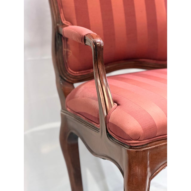 Late 20th Century Pair of Beverly Furniture Louis XV Style Mahogany Armchairs For Sale In New York - Image 6 of 10