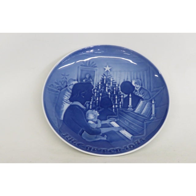 Blue Bing and Grondahl 1971 Christmas at Home Denmark Porcelain Collector Plate 5166b For Sale - Image 8 of 11