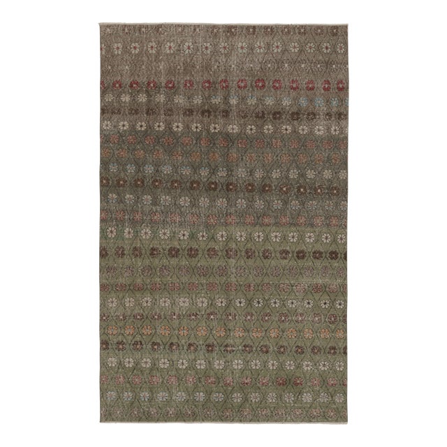 Vintage Distressed Rug, Earthy Floral Geometric Patterns - Rug & Kilim For Sale