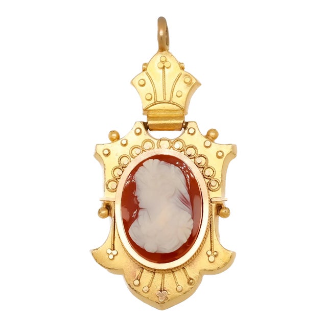 Antique Victorian 14k Gold & Agate Cameo Pendant For Sale