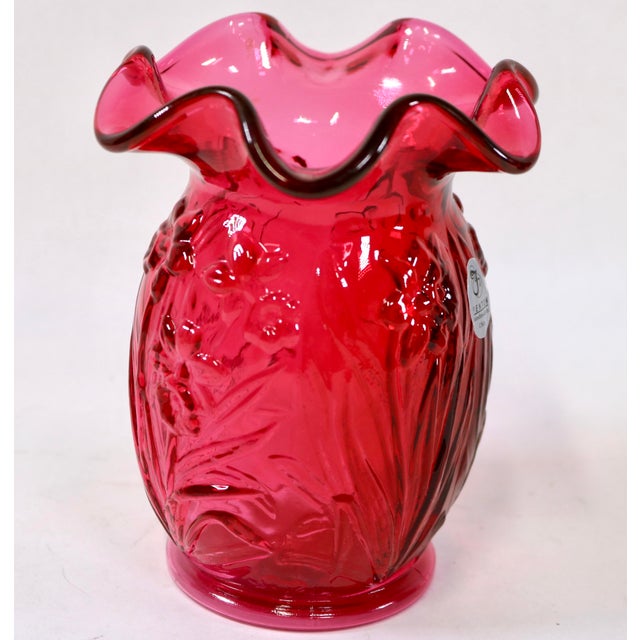 Late 20th Century Vintage Fenton "Country Cranberry" Art Glass Ruffled Daffodil Vase For Sale - Image 5 of 9