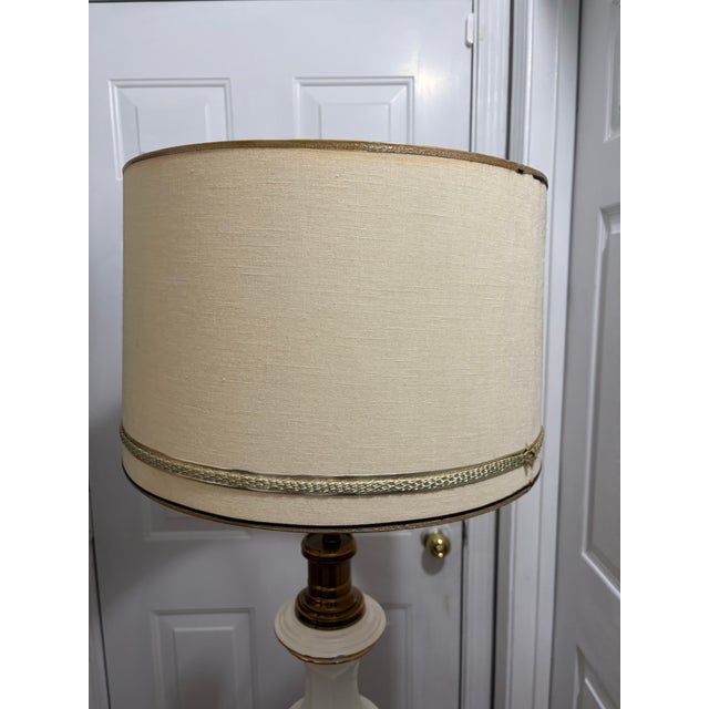 Hollywood Regency Vintage Stiffel Lamp For Sale - Image 3 of 12