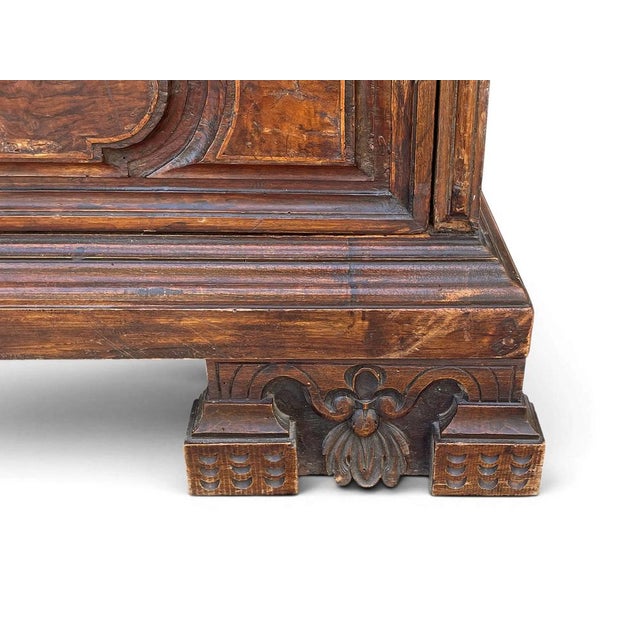 Antique Canterano Commode in Walnut, 1600s For Sale - Image 5 of 12
