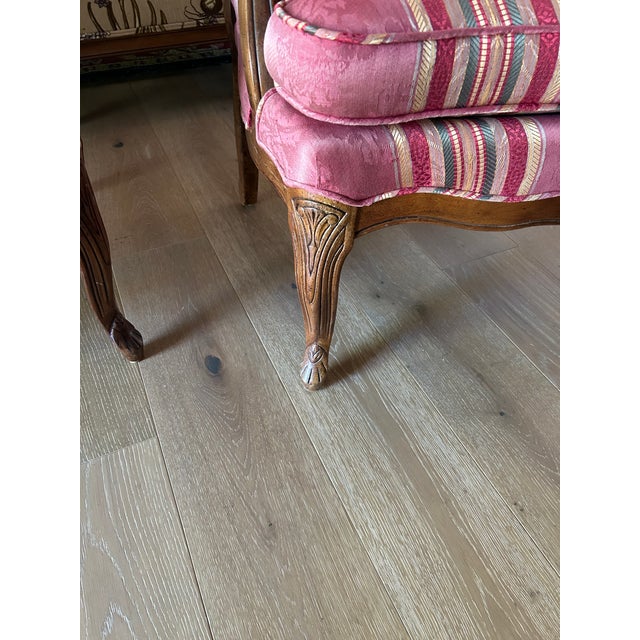 1980s Pair of Louis XV Bergére Upholstered Accent Chairs For Sale In Greenville, SC - Image 6 of 11