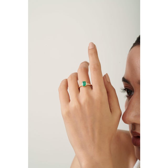 Art Deco VRJewels 14k Gold 1.09ct Emerald Engagement Ring With Diamonds for Her Size 7 For Sale - Image 3 of 18