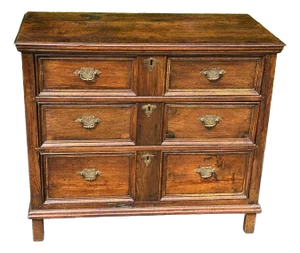 Fine 17th Century William and Mary Oak Chest of Drawers