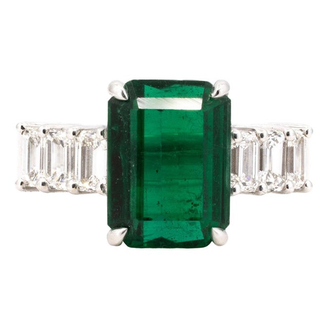 Late 20th Century 18k Emerald Ring, Size 5 For Sale