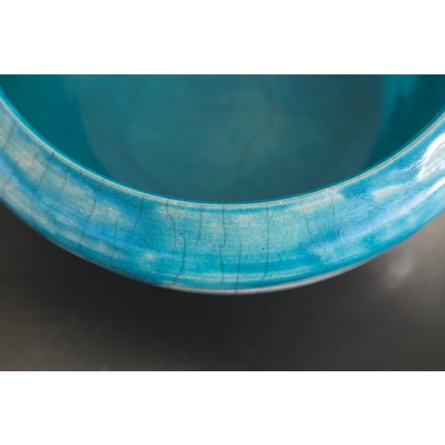 1980s Vintage California Studio Raku Pottery Bowl, With Turquoise & White Crackle Glaze For Sale In San Diego - Image 6 of 12