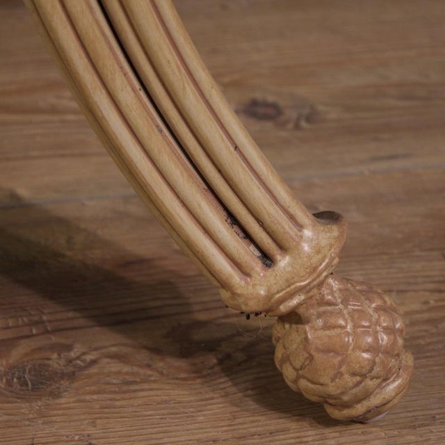 Elegant Italian side table from the second half of the 20th century. Painted iron with high-quality faux woven wood...